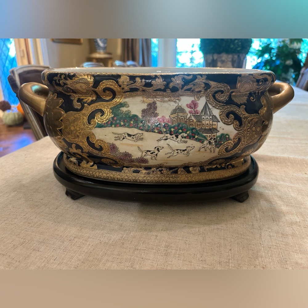 Vintage Chinese Foot bath Vessel w/Dogs
Beautiful!💙💙💙